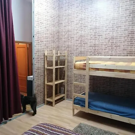 Vendégház In Bb - Bed 12 In A 6-bed Mixed *